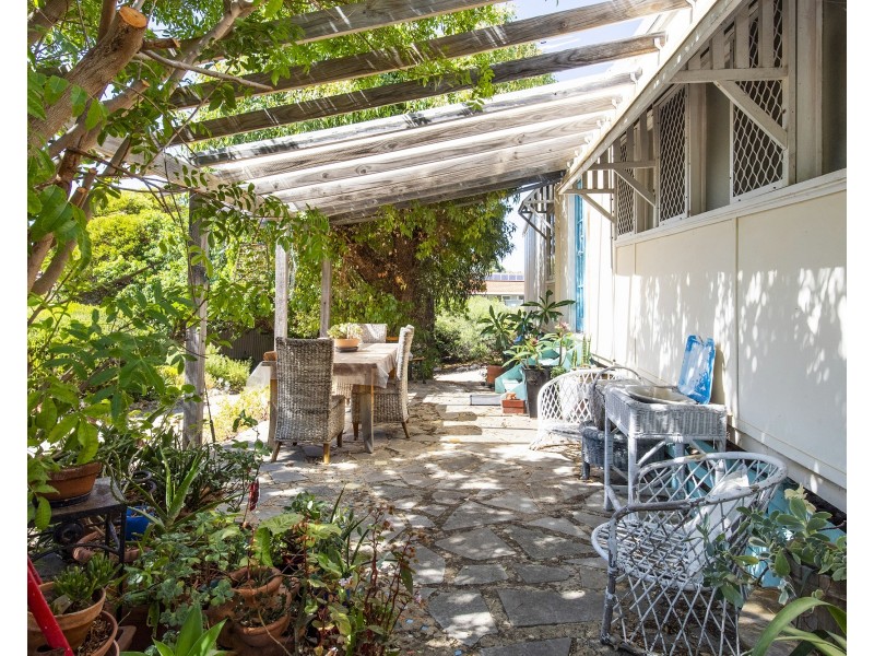 16 Albion Road, Madora Bay WA 6210