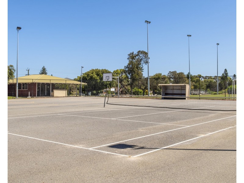 16 Albion Road, Madora Bay WA 6210