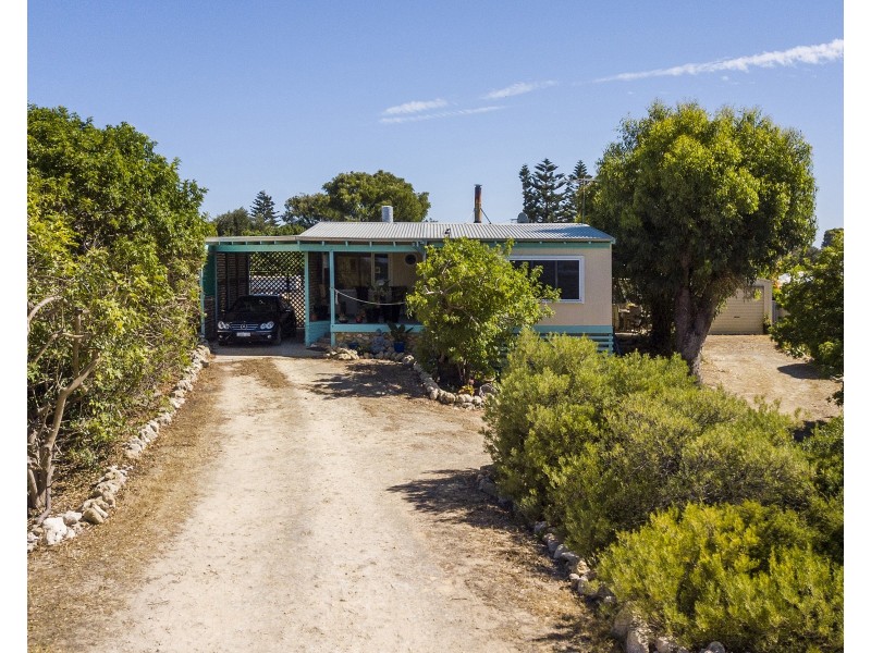 16 Albion Road, Madora Bay WA 6210