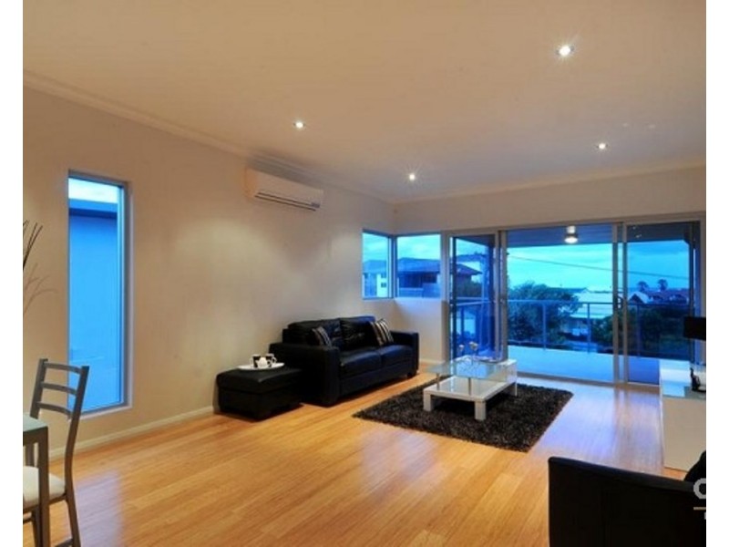21A Oversby Street, Halls Head WA 6210