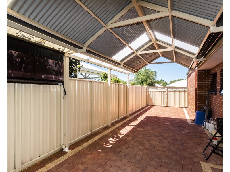 11 Hokitika Drive, Dudley Park WA 6210