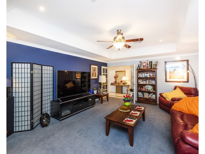 11 Hokitika Drive, Dudley Park WA 6210