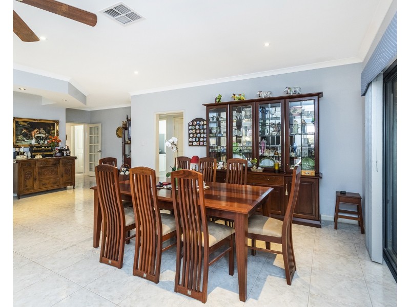 11 Hokitika Drive, Dudley Park WA 6210