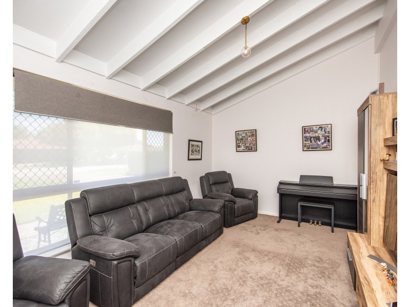 34 Kookerbrook Street, Dudley Park WA 6210