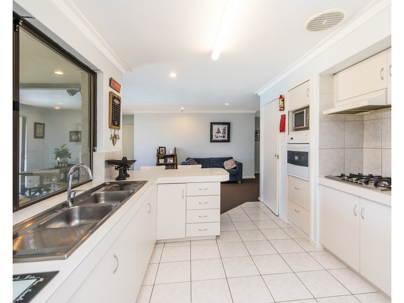 34 Kookerbrook Street, Dudley Park WA 6210