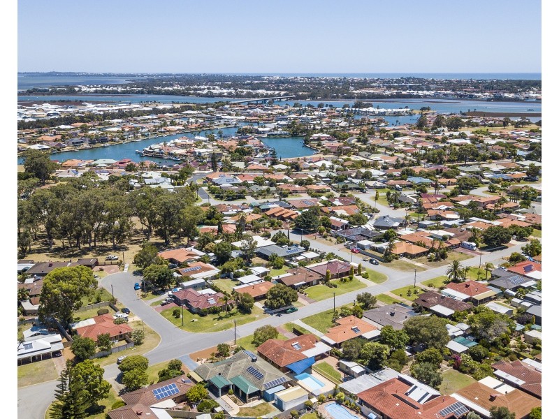 34 Kookerbrook Street, Dudley Park WA 6210