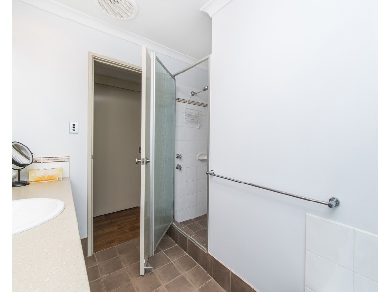 80 Badgerup Avenue, Lakelands WA 6180