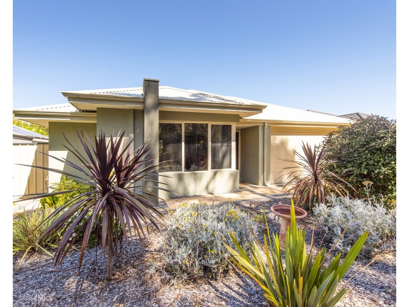 11 Anniston Loop, Meadow Springs WA 6210