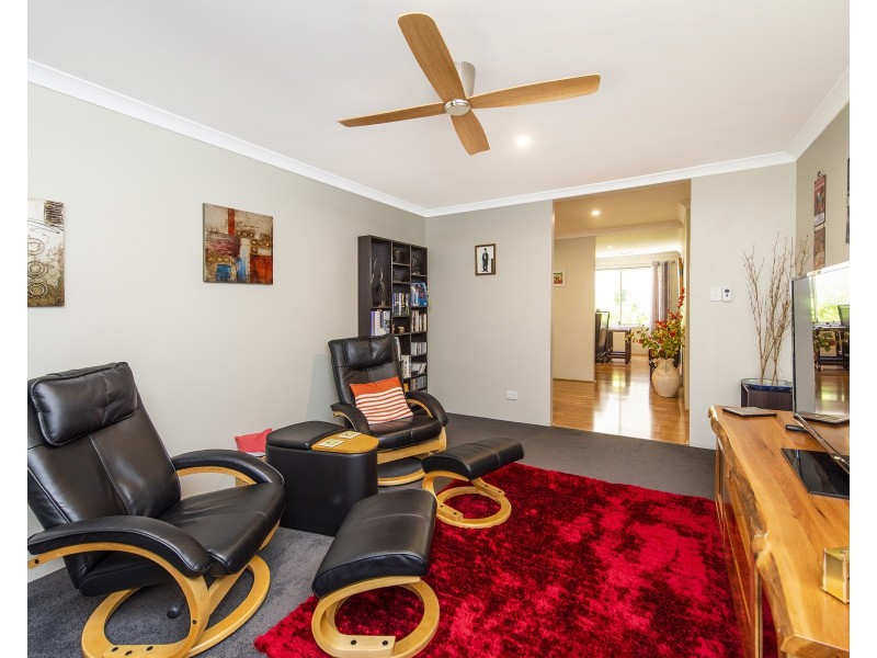 11 Anniston Loop, Meadow Springs WA 6210