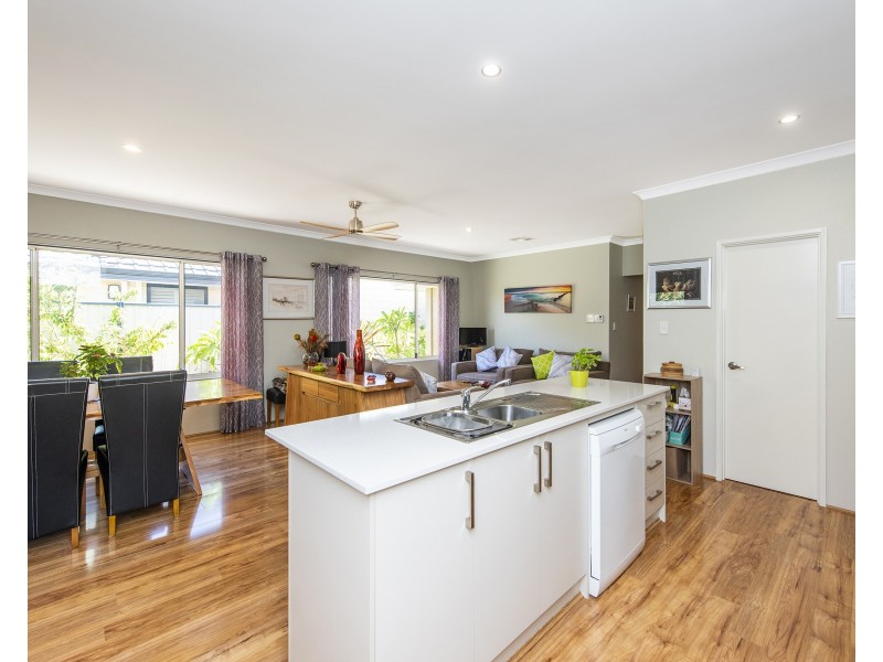 11 Anniston Loop, Meadow Springs WA 6210