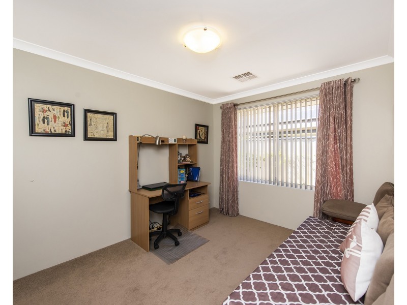 11 Anniston Loop, Meadow Springs WA 6210