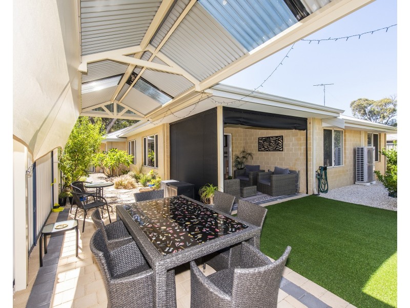 11 Anniston Loop, Meadow Springs WA 6210