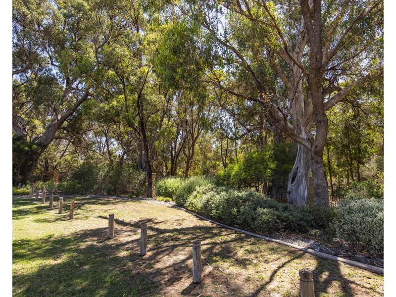 11 Anniston Loop, Meadow Springs WA 6210