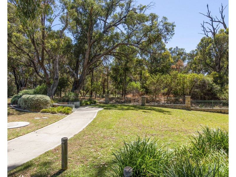 11 Anniston Loop, Meadow Springs WA 6210