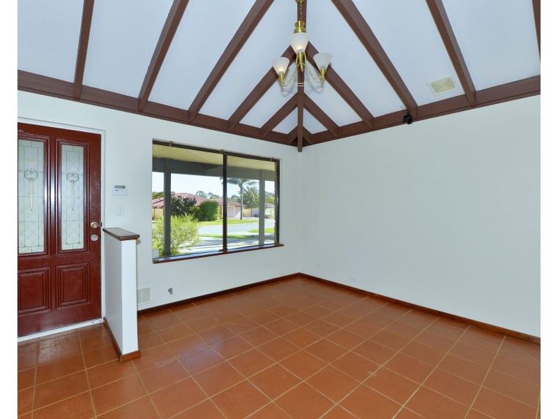 19 Vermont Avenue, Meadow Springs WA 6210