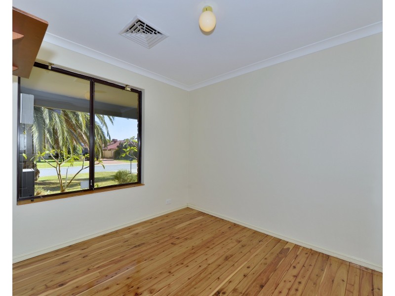 19 Vermont Avenue, Meadow Springs WA 6210