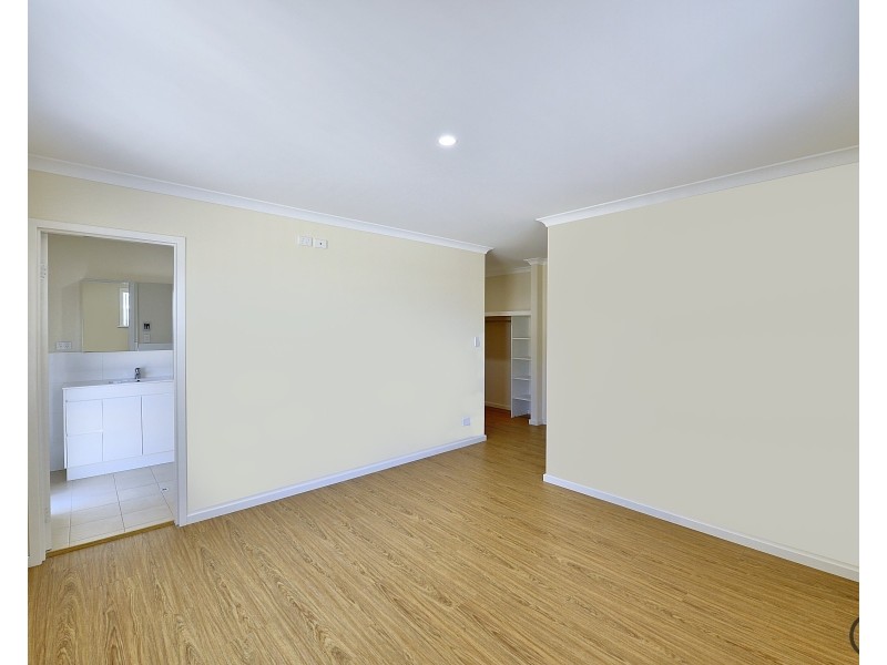 1/35 Linley Street, Wannanup WA 6210