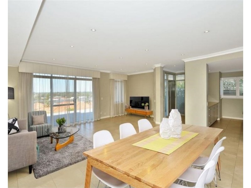 2/26 Caspian Drive, Wannanup WA 6210