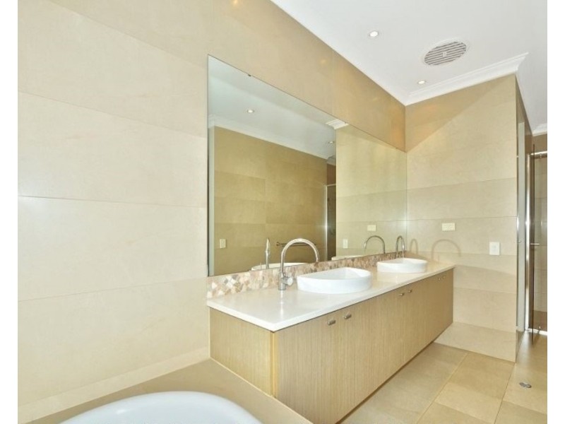 2/26 Caspian Drive, Wannanup WA 6210