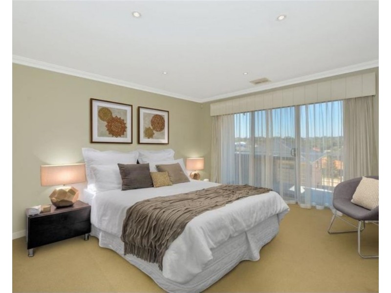 2/26 Caspian Drive, Wannanup WA 6210