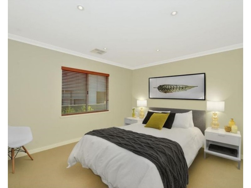 2/26 Caspian Drive, Wannanup WA 6210