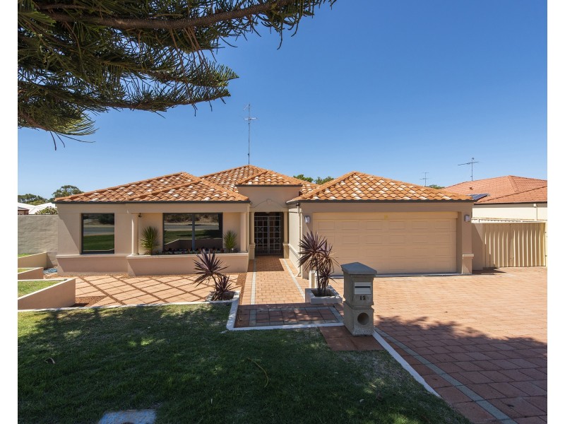 12 Princeton Drive, Wannanup WA 6210