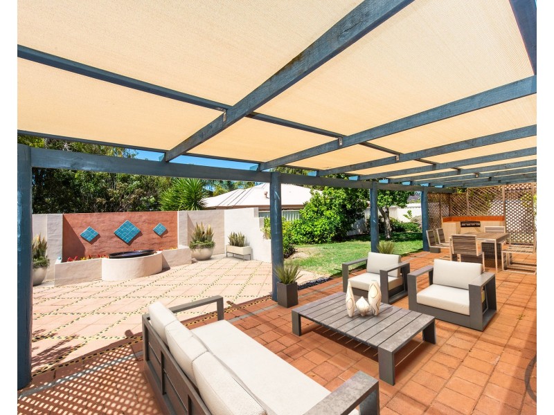 12 Princeton Drive, Wannanup WA 6210