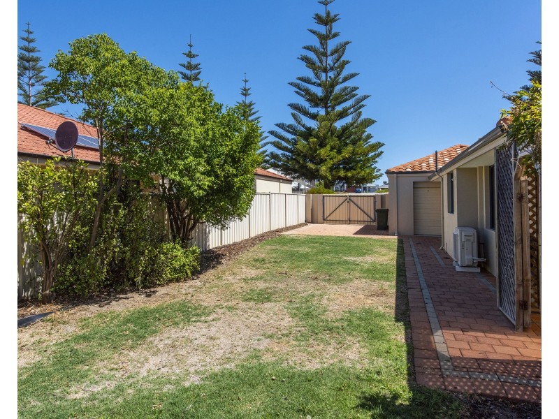 12 Princeton Drive, Wannanup WA 6210