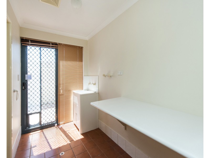 12 Princeton Drive, Wannanup WA 6210