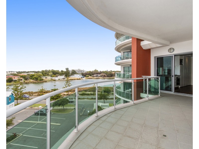 307/16 Dolphin Drive, Mandurah WA 6210