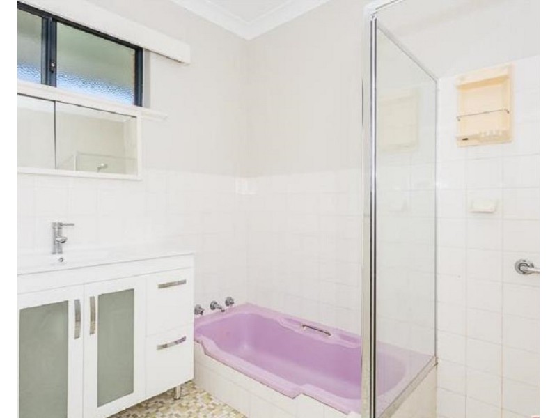 20 Leighton Road East, Halls Head WA 6210