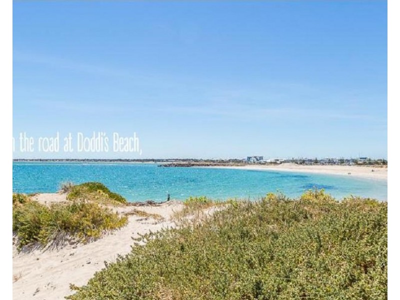 20 Leighton Road East, Halls Head WA 6210