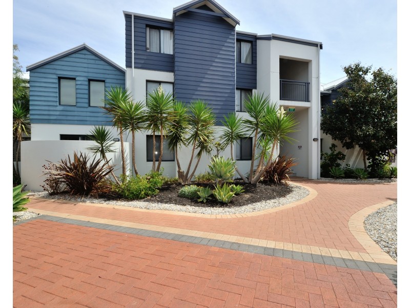 2 206 Mary Street, Halls Head WA 6210