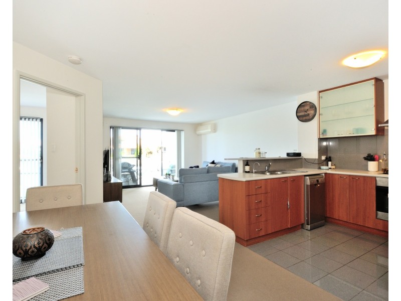 2 206 Mary Street, Halls Head WA 6210