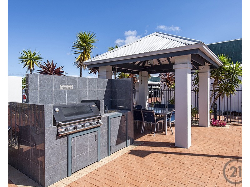 2 206 Mary Street, Halls Head WA 6210