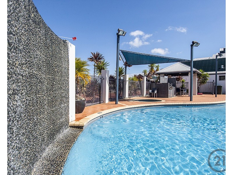 2 206 Mary Street, Halls Head WA 6210