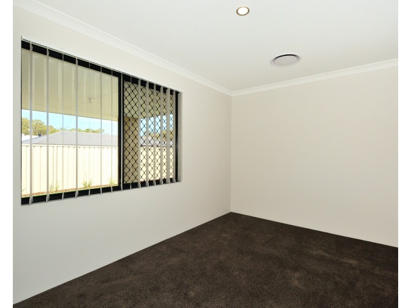 15 Worlington Loop, Meadow Springs WA 6210