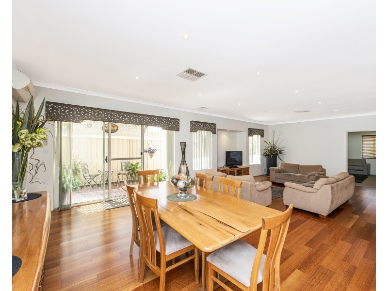 7 Shelduck Way, Dudley Park WA 6210