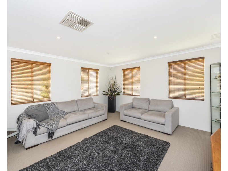 7 Shelduck Way, Dudley Park WA 6210