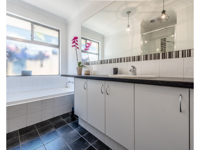 90 Cawana Parkway, Lakelands WA 6180