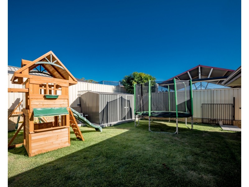 90 Cawana Parkway, Lakelands WA 6180