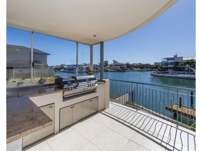 1/12 Reverie Mews, Halls Head WA 6210