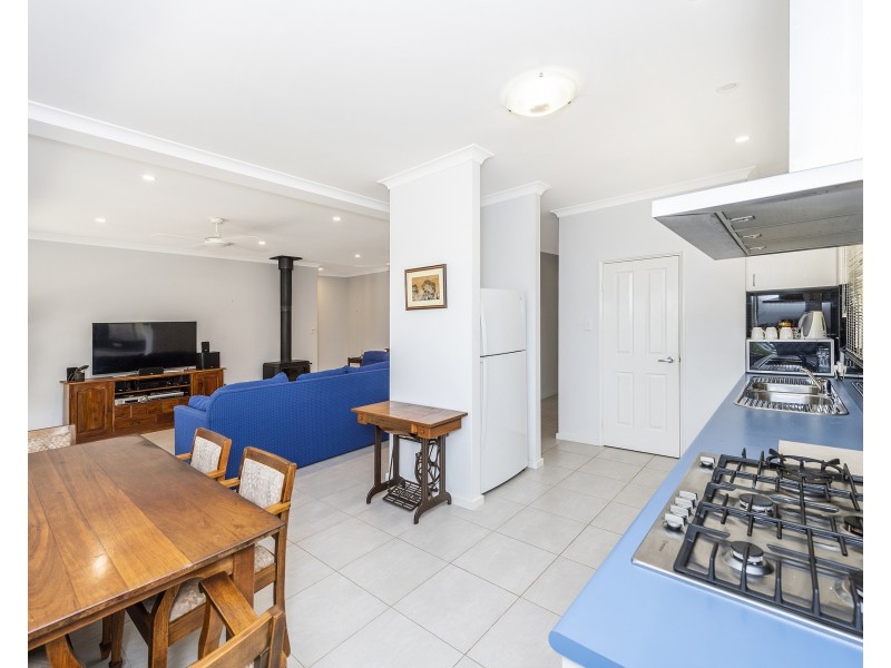 10 Pioneer Court, Bouvard WA 6211