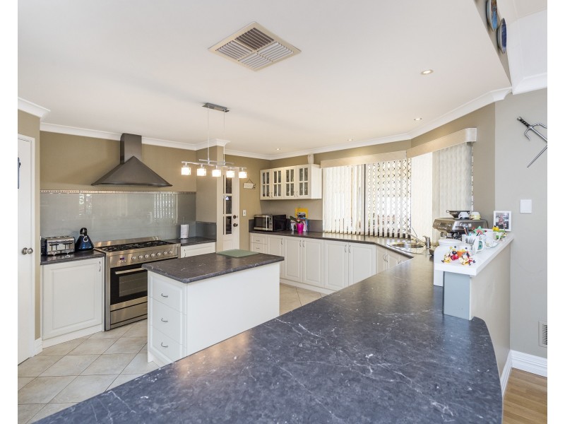 18 Tillery Way, Secret Harbour WA 6173