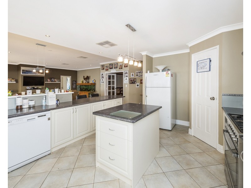 18 Tillery Way, Secret Harbour WA 6173