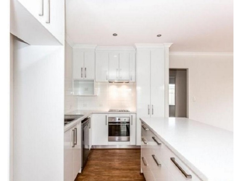 18 Vaucluse Way, Coodanup WA 6210