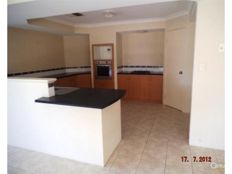 15 Whitegum Pass, Halls Head WA 6210