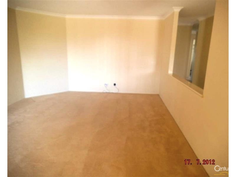 15 Whitegum Pass, Halls Head WA 6210