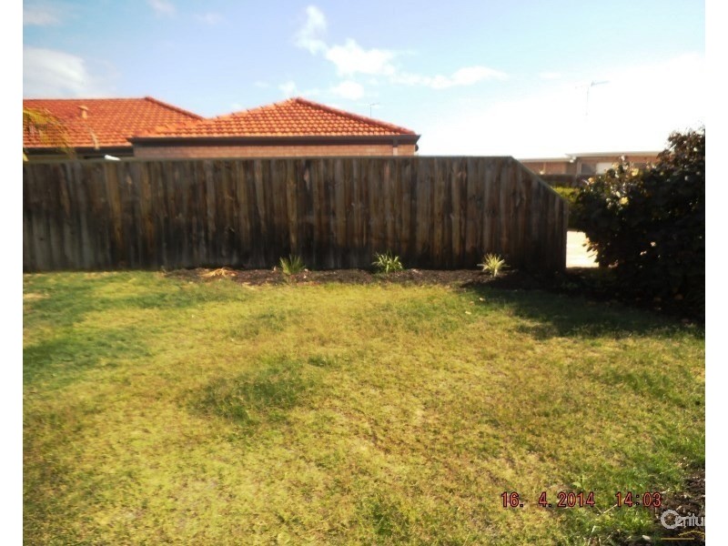 15 Whitegum Pass, Halls Head WA 6210