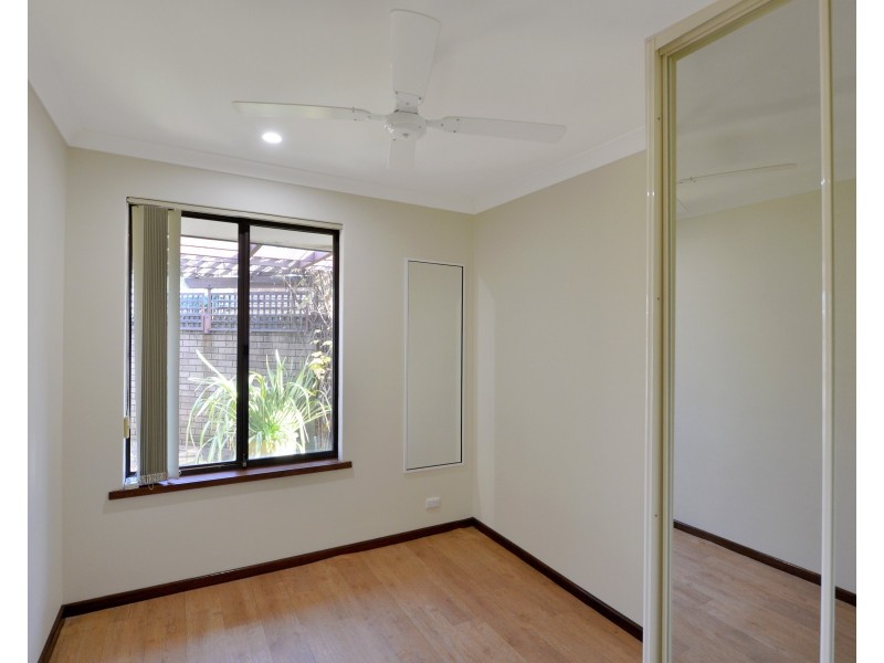 12A Rocklea Place, Silver Sands WA 6210